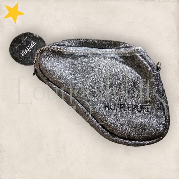 Danielle Nicole Harry Potter Hufflepuff Crossbody Bag Exclusive - Picture 3 of 5